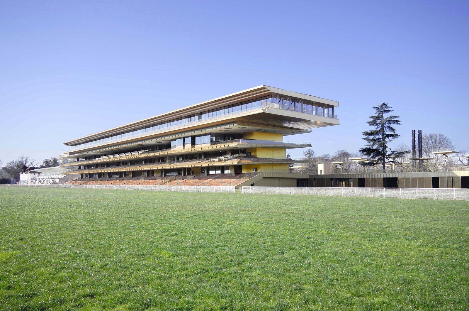 Tribune l'hippodrome de ParisLongchamp