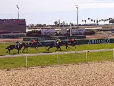 Une course sur l'hippodrome de Cagne-sur-Mer
